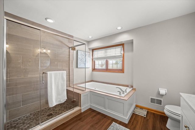 4704 W Xavier DRIVE, Franklin, WI 53132