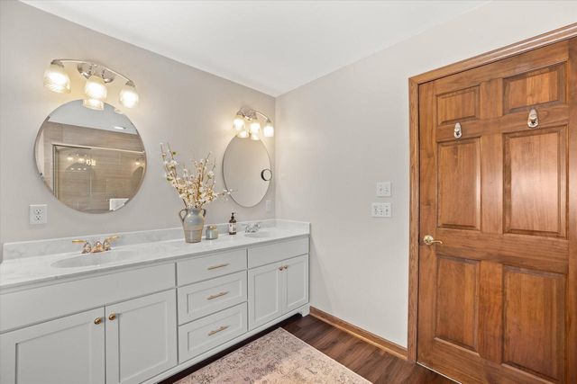 4704 W Xavier DRIVE, Franklin, WI 53132