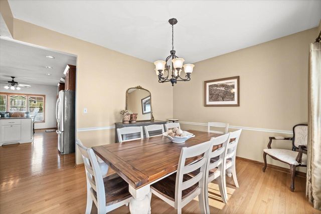 4704 W Xavier DRIVE, Franklin, WI 53132