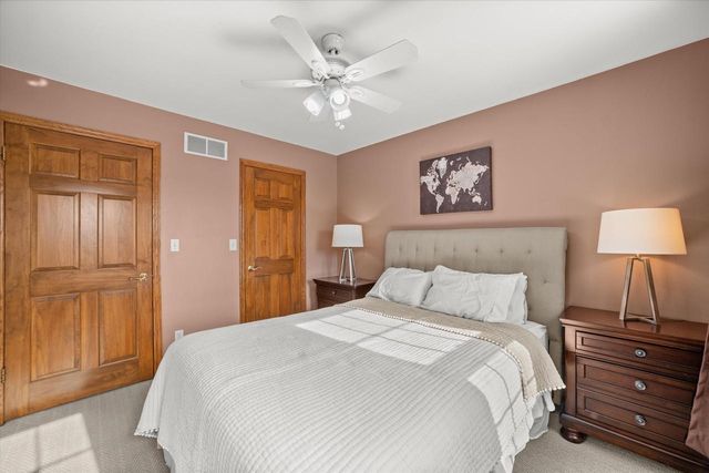 4704 W Xavier DRIVE, Franklin, WI 53132