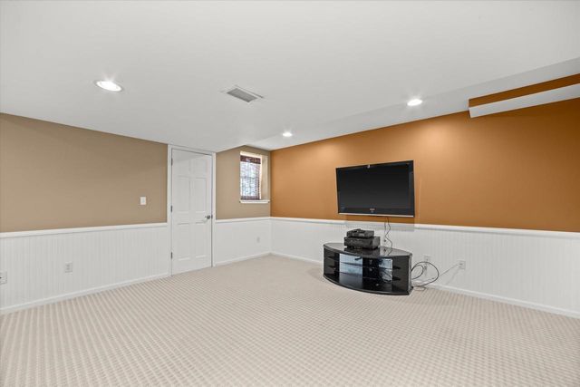 4704 W Xavier DRIVE, Franklin, WI 53132