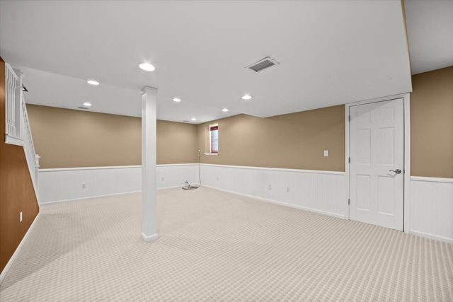 4704 W Xavier DRIVE, Franklin, WI 53132