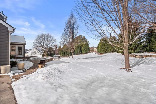 4704 W Xavier DRIVE, Franklin, WI 53132