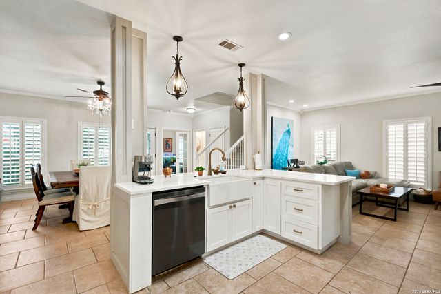 117 Whitewing, Floresville, TX 78114