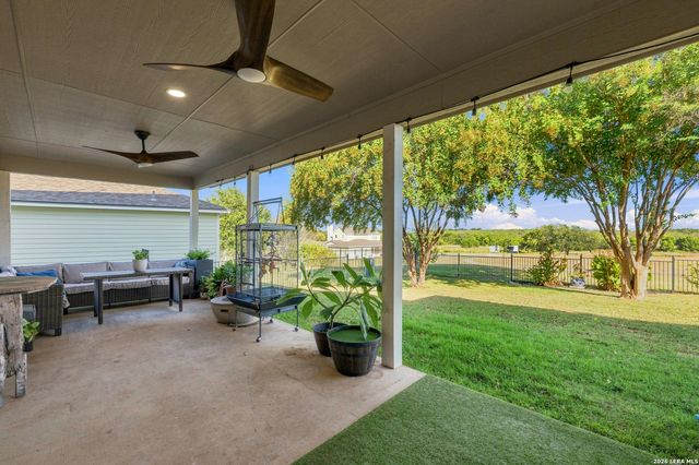 117 Whitewing, Floresville, TX 78114