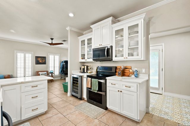 117 Whitewing, Floresville, TX 78114