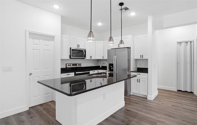 1535 13TH STREET S, St Petersburg, FL 33705