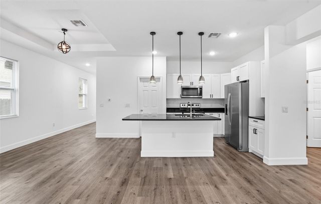 1535 13TH STREET S, St Petersburg, FL 33705