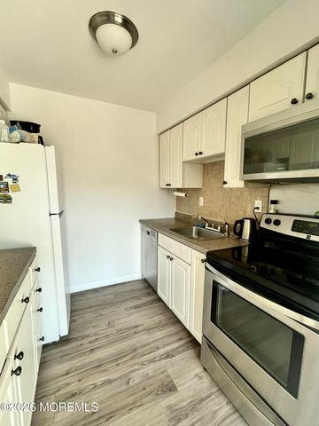 14 Hilltop Terrace B, Highlands, NJ 07732