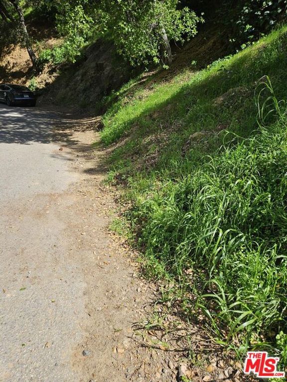 10468 Scenario Lane, Los Angeles, CA 90077