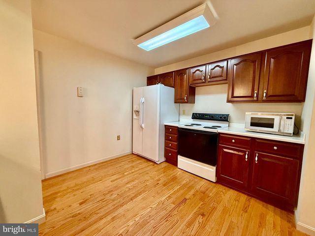 39 ROUND RIDGE RD, Mechanicsburg, PA 17055