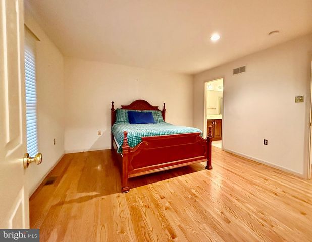 39 ROUND RIDGE RD, Mechanicsburg, PA 17055