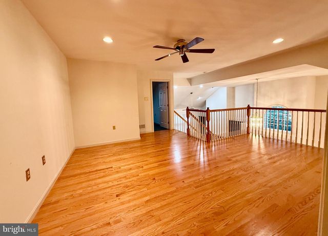 39 ROUND RIDGE RD, Mechanicsburg, PA 17055