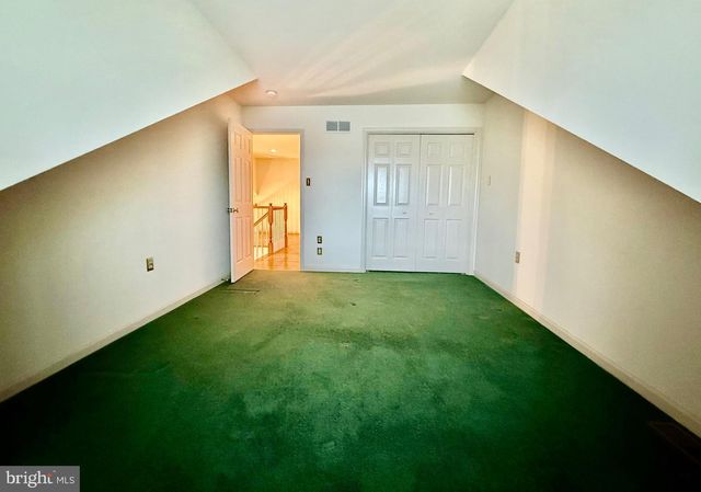 39 ROUND RIDGE RD, Mechanicsburg, PA 17055