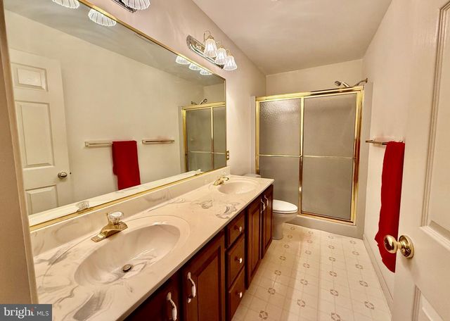 39 ROUND RIDGE RD, Mechanicsburg, PA 17055