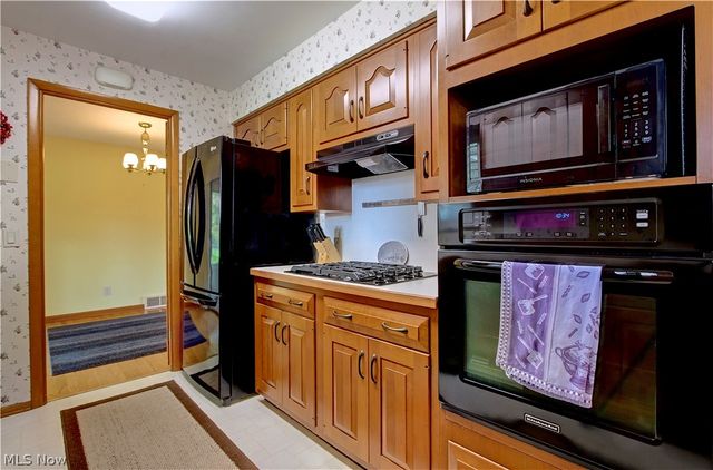 5265 Evergreen Drive, North Olmsted, OH 44070