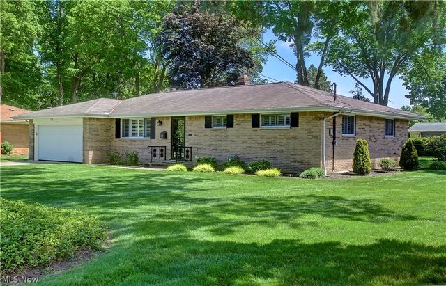 5265 Evergreen Drive, North Olmsted, OH 44070