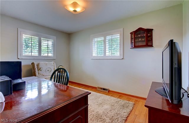 5265 Evergreen Drive, North Olmsted, OH 44070