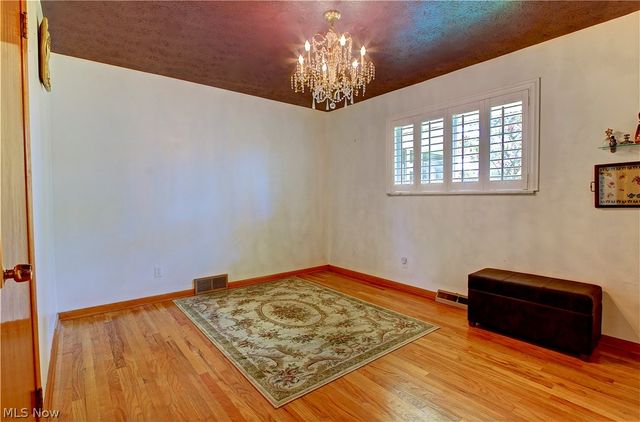 5265 Evergreen Drive, North Olmsted, OH 44070