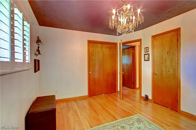 5265 Evergreen Drive, North Olmsted, OH 44070