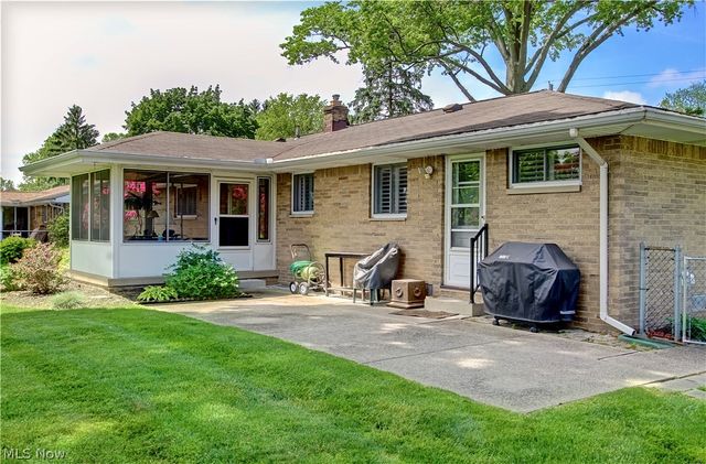 5265 Evergreen Drive, North Olmsted, OH 44070