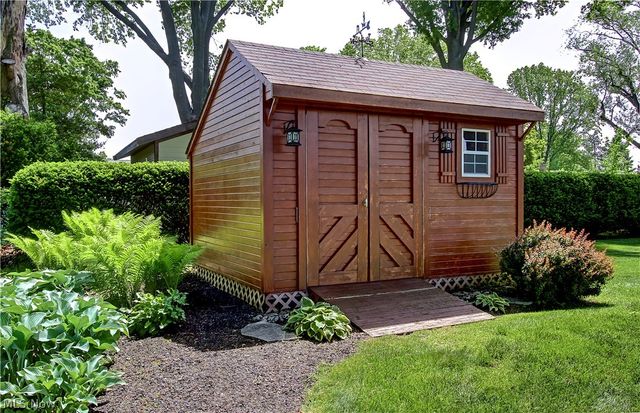 5265 Evergreen Drive, North Olmsted, OH 44070