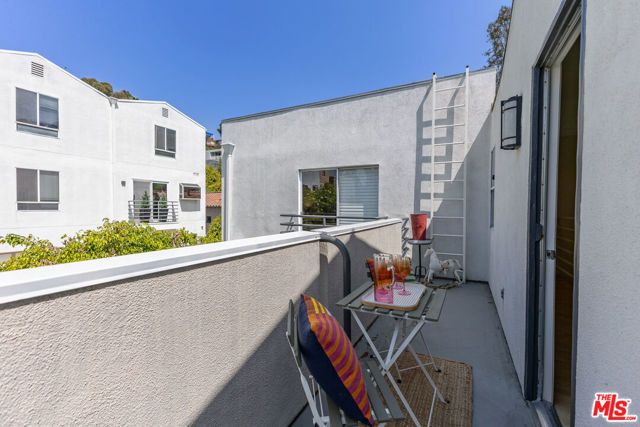 2348 Ewing Street, Los Angeles, CA 90039