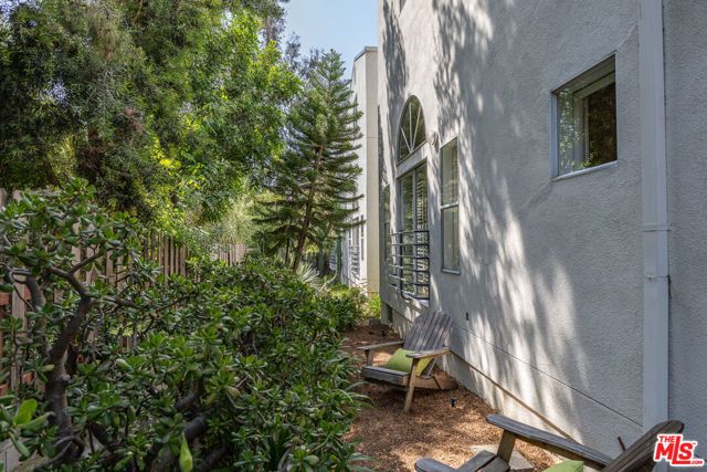 2348 Ewing Street, Los Angeles, CA 90039