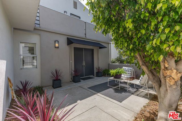 2348 Ewing Street, Los Angeles, CA 90039
