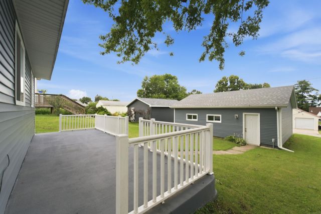 1535 Hawthorne Avenue, Waterloo, IA 50702