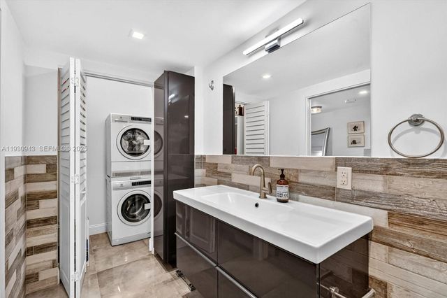 2301 Collins Ave 714, Miami Beach, FL 33139