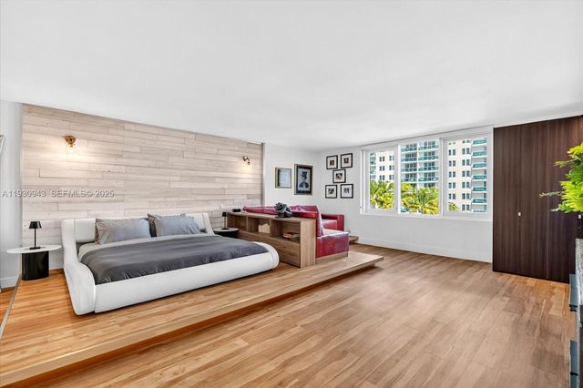 2301 Collins Ave 714, Miami Beach, FL 33139