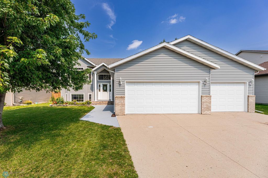 232 15th Avenue W, West Fargo, ND 58078