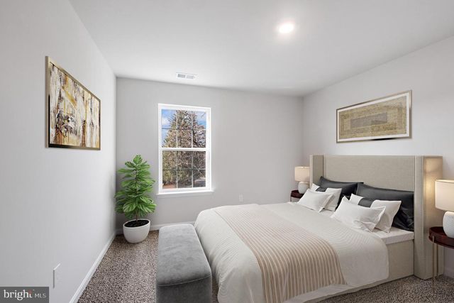 113 STEARNS DR, Stephens City, VA 22655