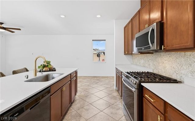 7035 Toll Mountain Street, North Las Vegas, NV 89086