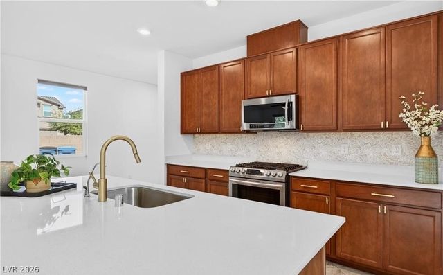 7035 Toll Mountain Street, North Las Vegas, NV 89086