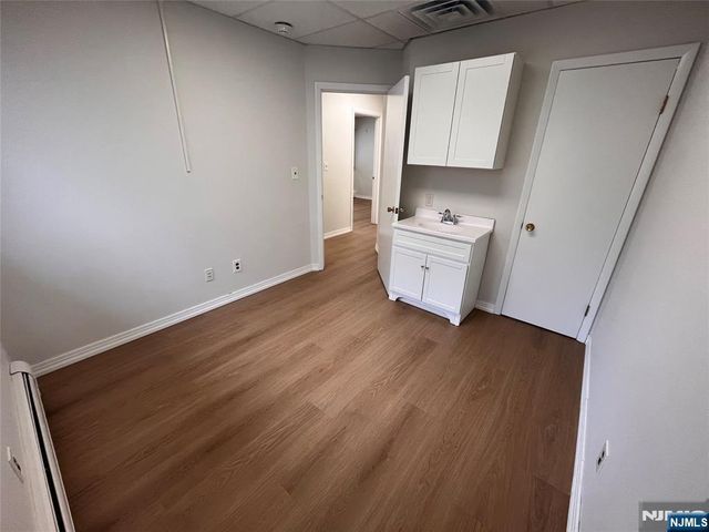 1000 S Maple Avenue 1st Floor, Glen Rock, NJ 07452