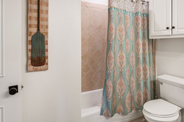 214 Hide A Way Drive, Mabank, TX 75156