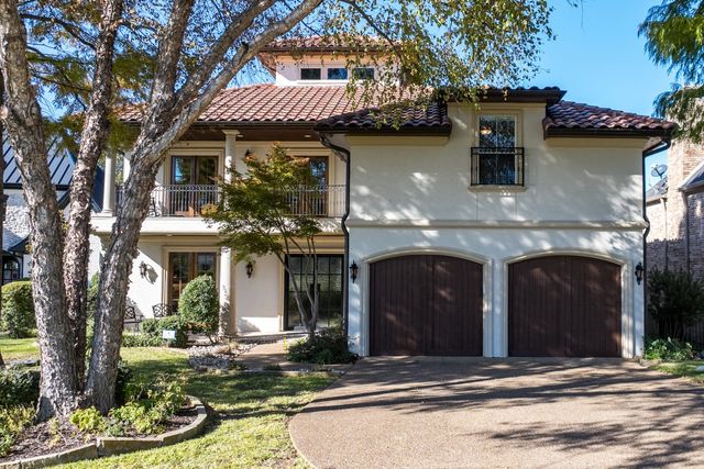214 Hide A Way Drive, Mabank, TX 75156