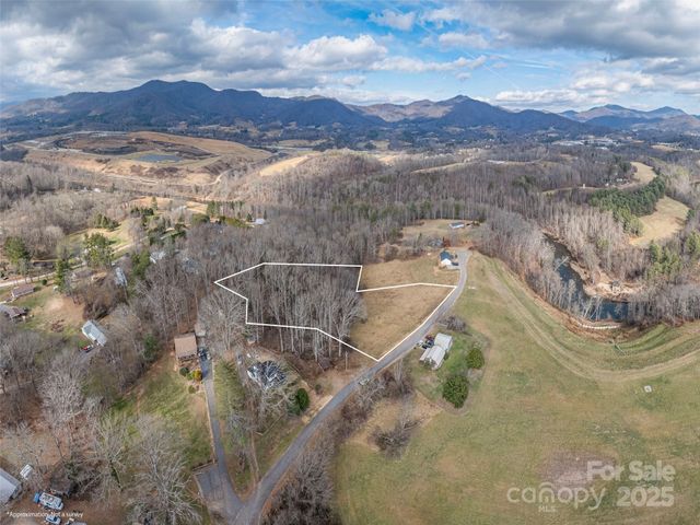 105 Riverview Drive, Canton, NC 28716