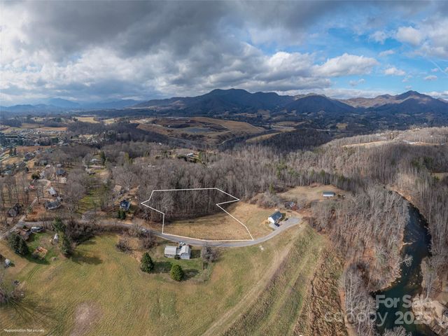 105 Riverview Drive, Canton, NC 28716