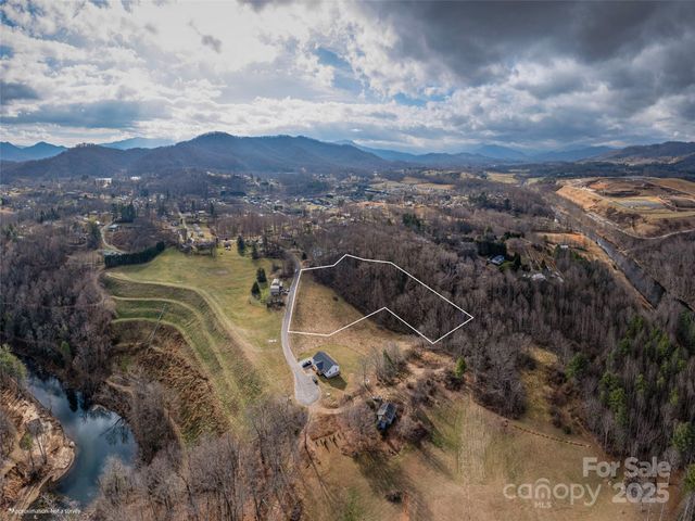 105 Riverview Drive, Canton, NC 28716