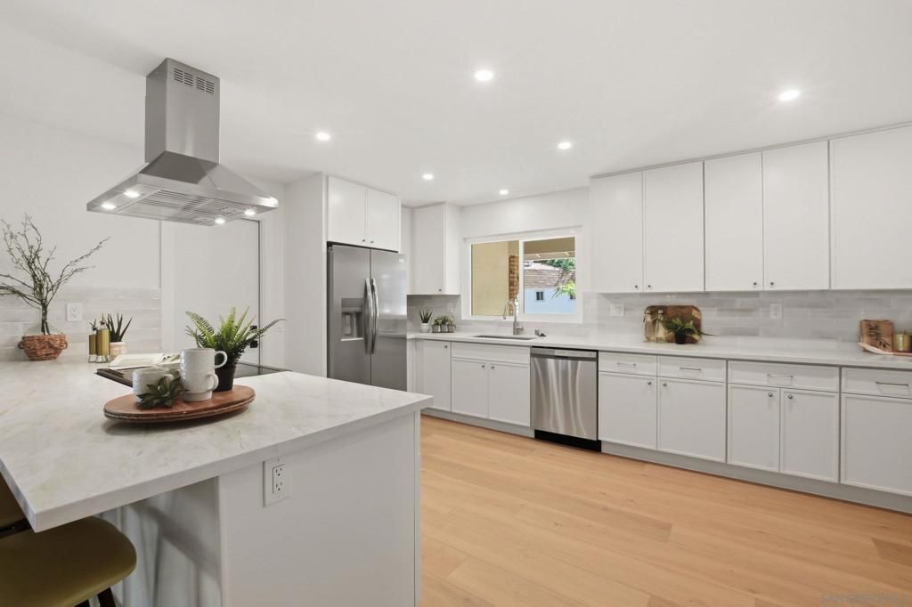 Image 13 of property listing at 646 Barsby St, Vista, CA 92084