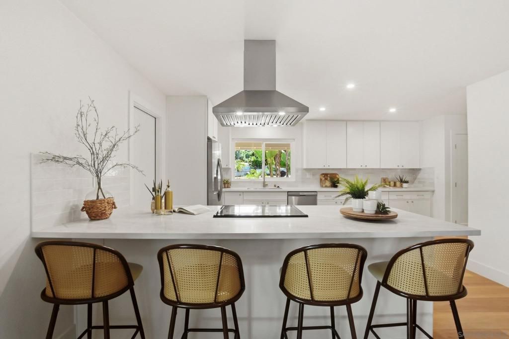 Image 14 of property listing at 646 Barsby St, Vista, CA 92084