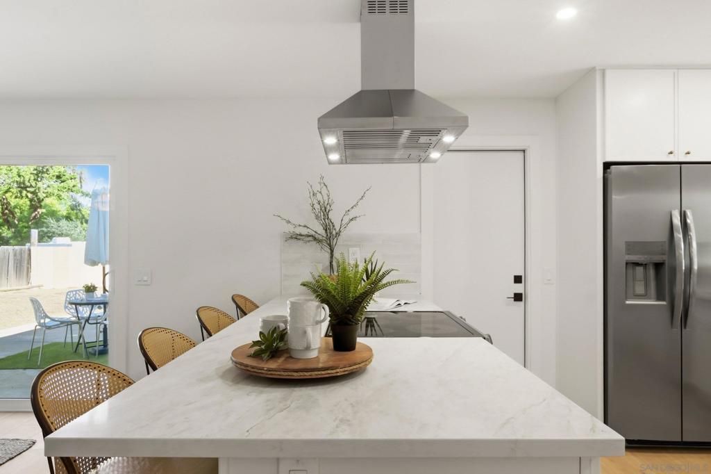 Image 15 of property listing at 646 Barsby St, Vista, CA 92084