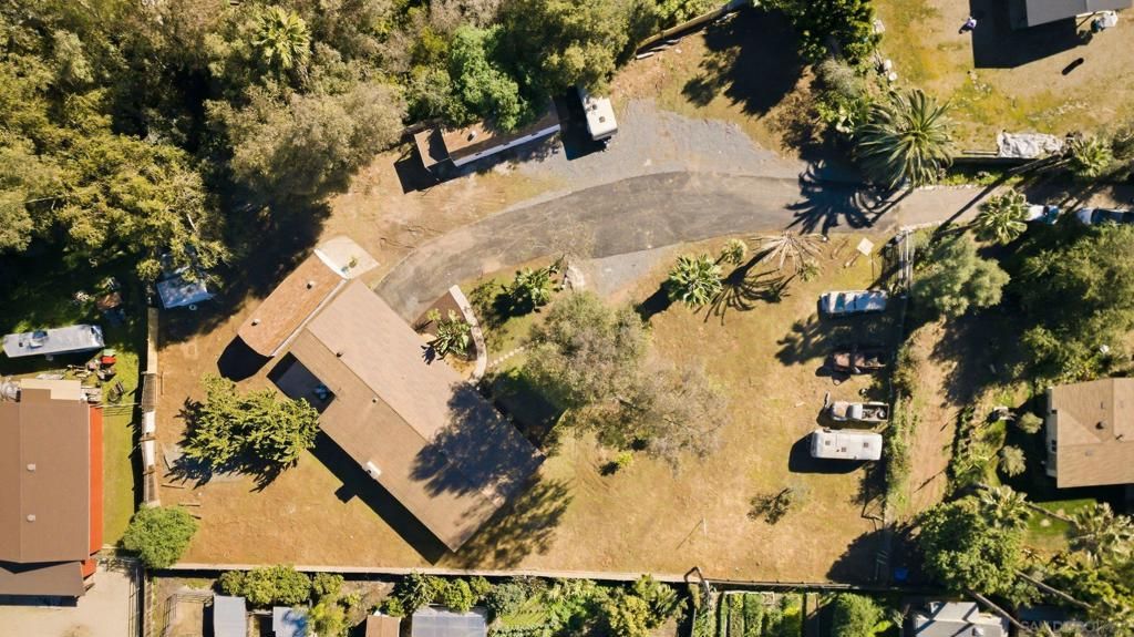 Image 2 of property listing at 646 Barsby St, Vista, CA 92084