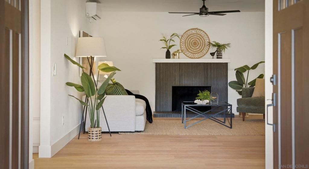 Image 38 of property listing at 646 Barsby St, Vista, CA 92084