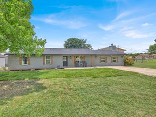 301 N 8th ST, Jarrell, TX 76537