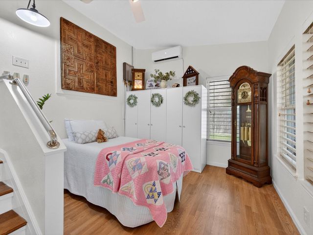 117 Horseshoe Lake Drive W, Huntsville, TX 77320