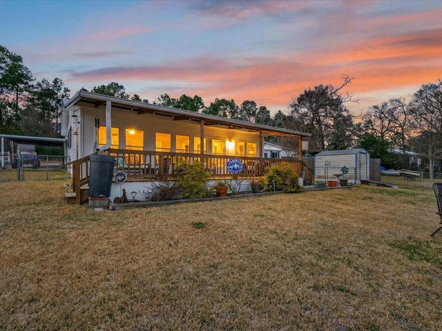 117 Horseshoe Lake Drive W, Huntsville, TX 77320